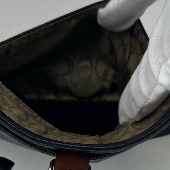 🖤Coach Black Leather Wristlet🖤 - Picture 9 of 9